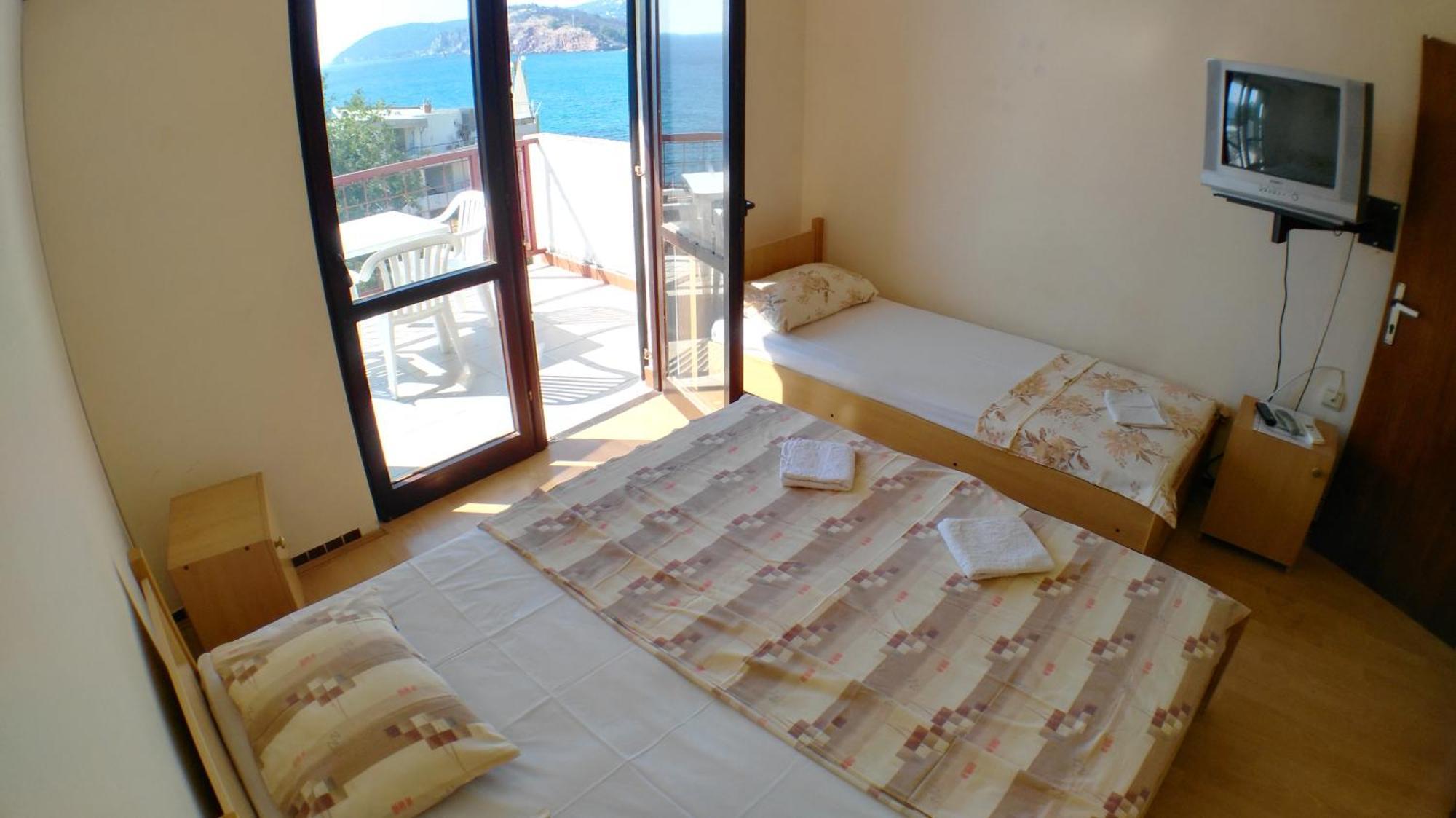 Guesthouse Obala Sutomore Eksteriør billede